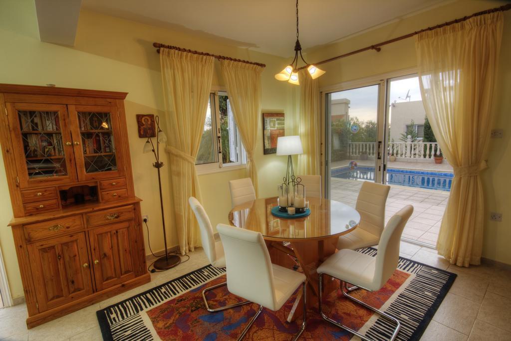 Villa Athina Пафос Стая снимка